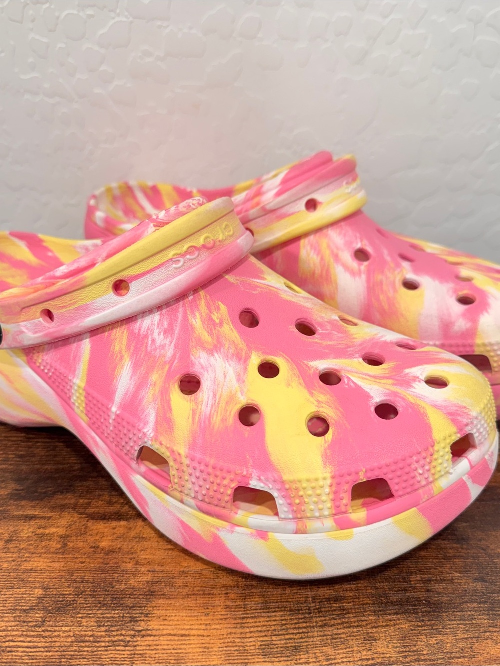 Crocs Classic Platform Clog Marbled Pink Lemonade Yellow Tie Dye Shoes Womens 11